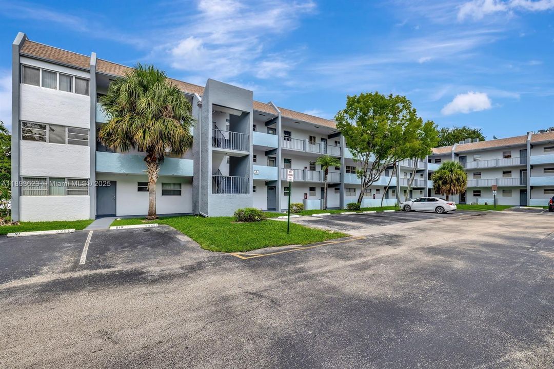 Recently Rented: $1,600 (1 beds, 1 baths, 825 Square Feet)