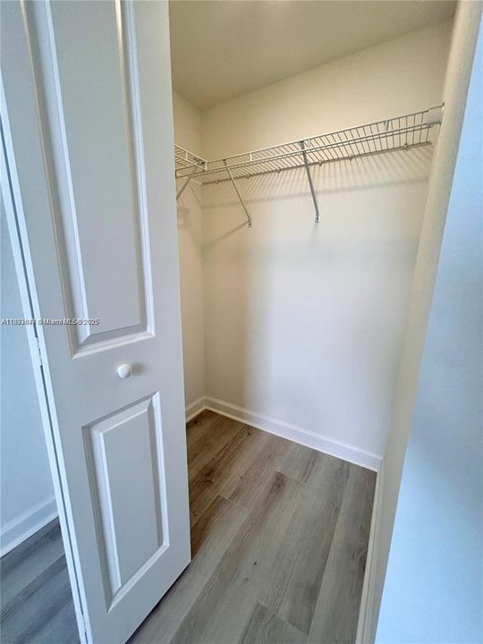 合同活跃: $2,350 (3 贝兹, 3 浴室, 0 平方英尺)