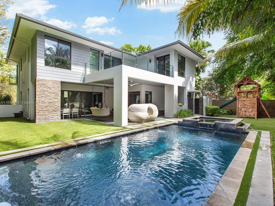 Active With Contract: $16,500 (5 beds, 5 baths, 4709 Square Feet)