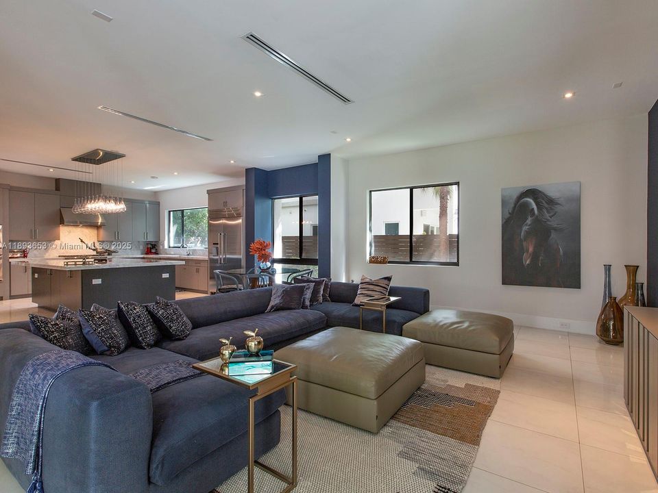 Active With Contract: $16,500 (5 beds, 5 baths, 4709 Square Feet)