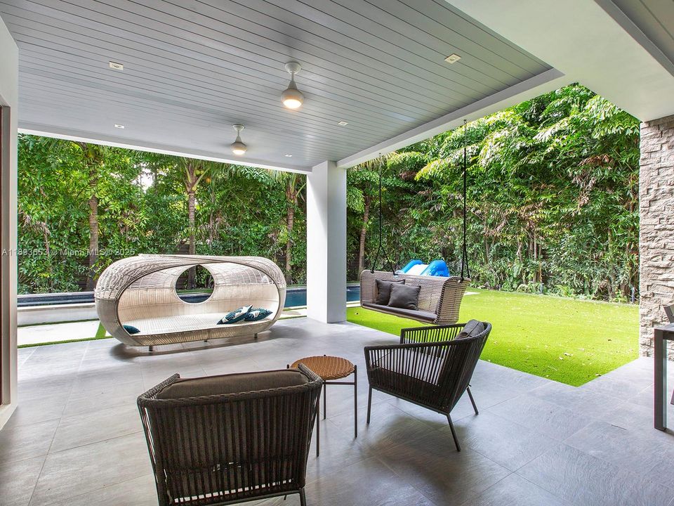 Active With Contract: $16,500 (5 beds, 5 baths, 4709 Square Feet)