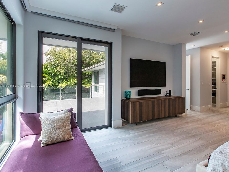 Active With Contract: $16,500 (5 beds, 5 baths, 4709 Square Feet)