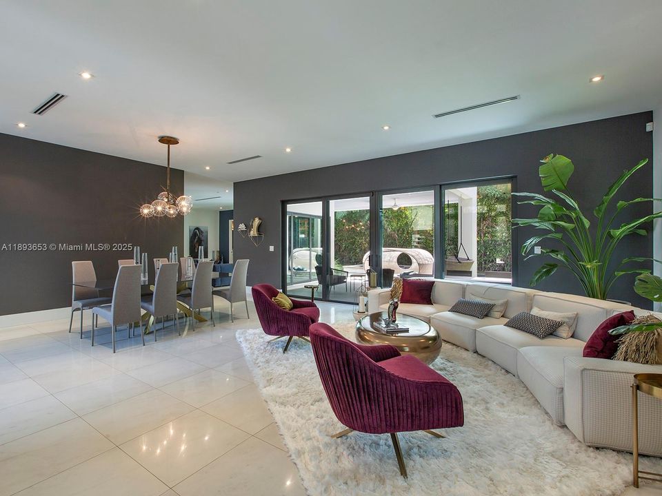 Active With Contract: $16,500 (5 beds, 5 baths, 4709 Square Feet)