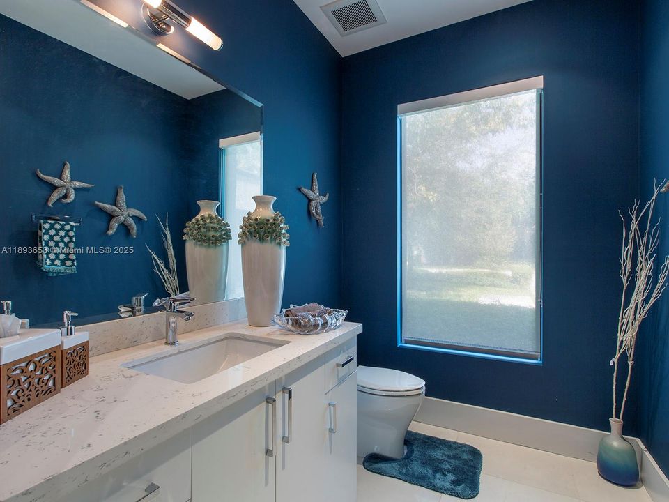 Active With Contract: $16,500 (5 beds, 5 baths, 4709 Square Feet)