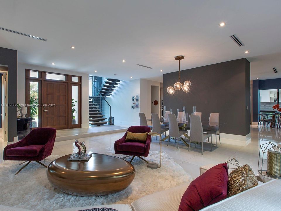 Active With Contract: $16,500 (5 beds, 5 baths, 4709 Square Feet)