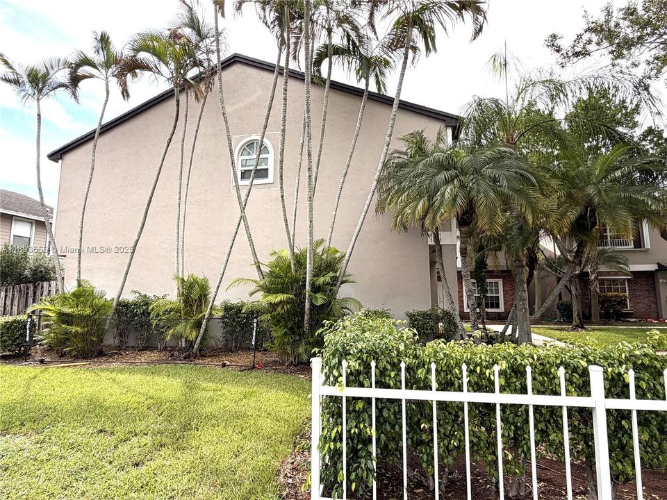 For Sale: $455,000 (3 beds, 2 baths, 1596 Square Feet)