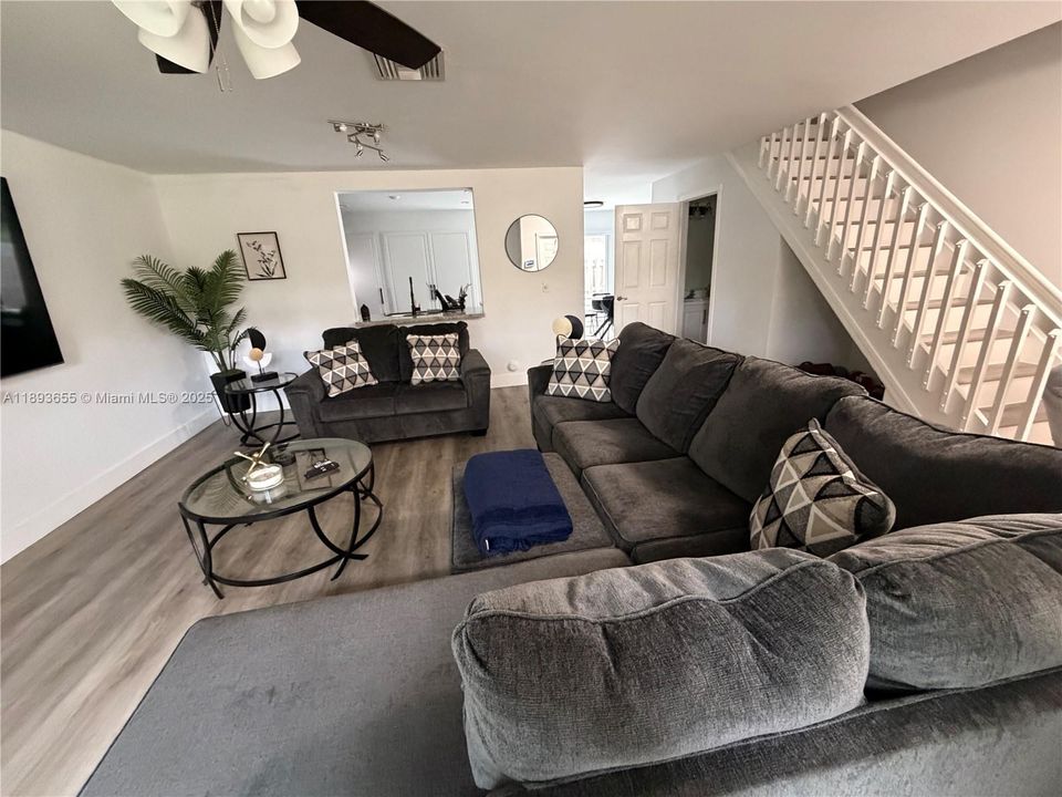 For Sale: $455,000 (3 beds, 2 baths, 1596 Square Feet)