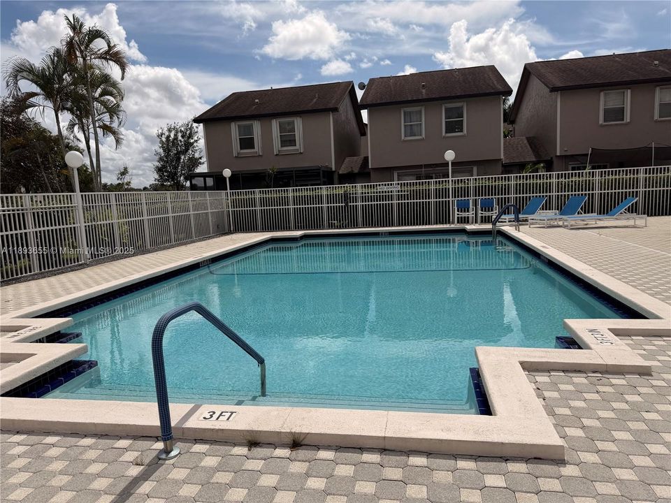 For Sale: $455,000 (3 beds, 2 baths, 1596 Square Feet)