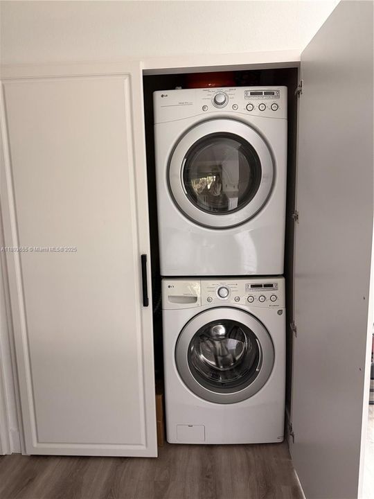 For Sale: $455,000 (3 beds, 2 baths, 1596 Square Feet)