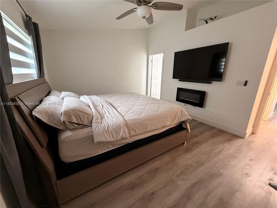 For Sale: $455,000 (3 beds, 2 baths, 1596 Square Feet)