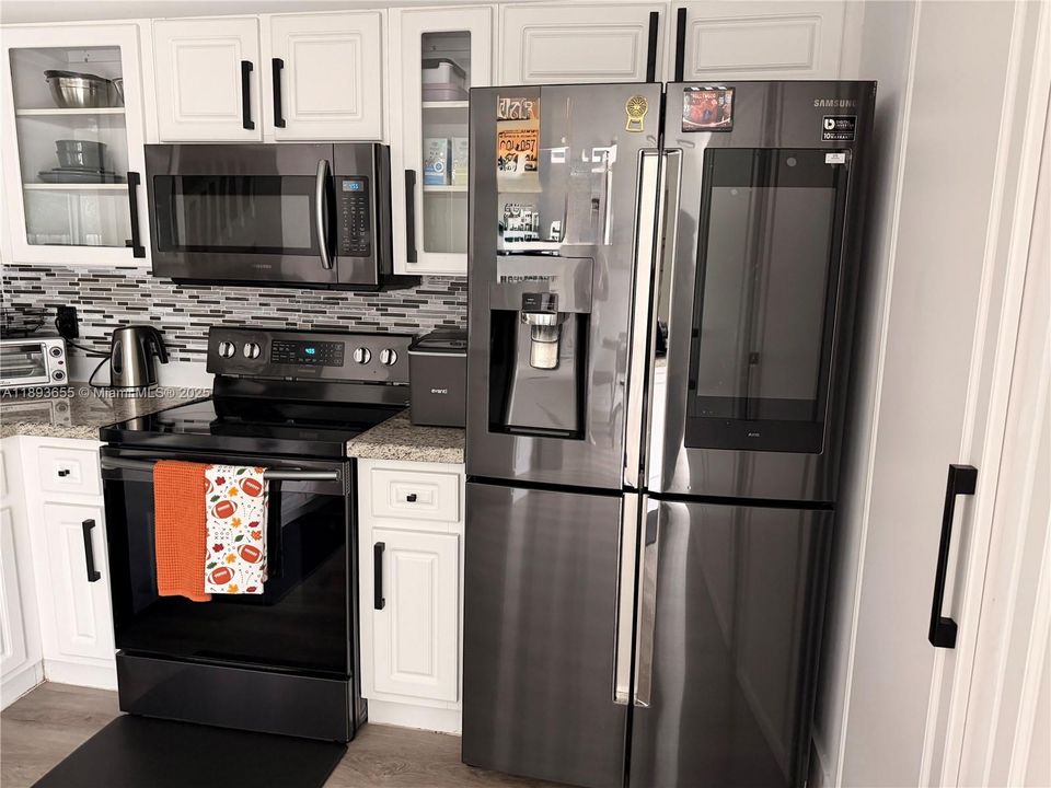 For Sale: $455,000 (3 beds, 2 baths, 1596 Square Feet)