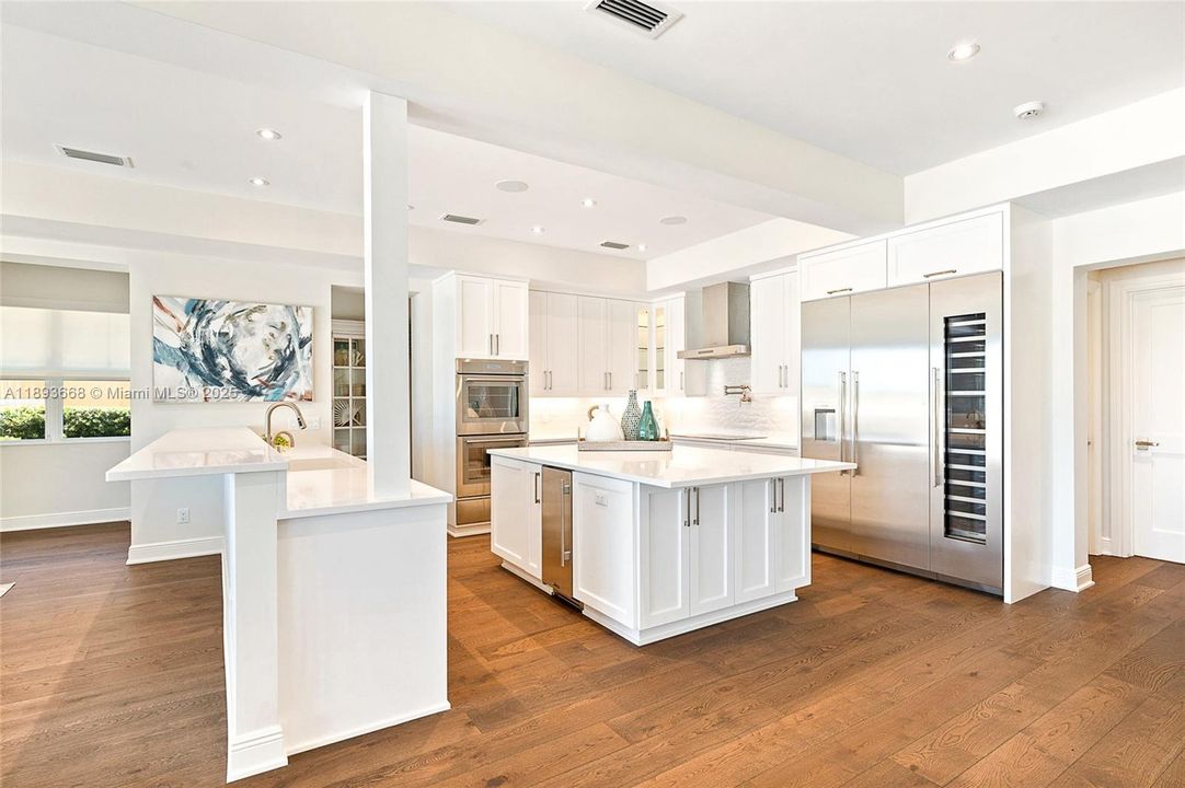 For Sale: $11,750,000 (6 beds, 5 baths, 4823 Square Feet)