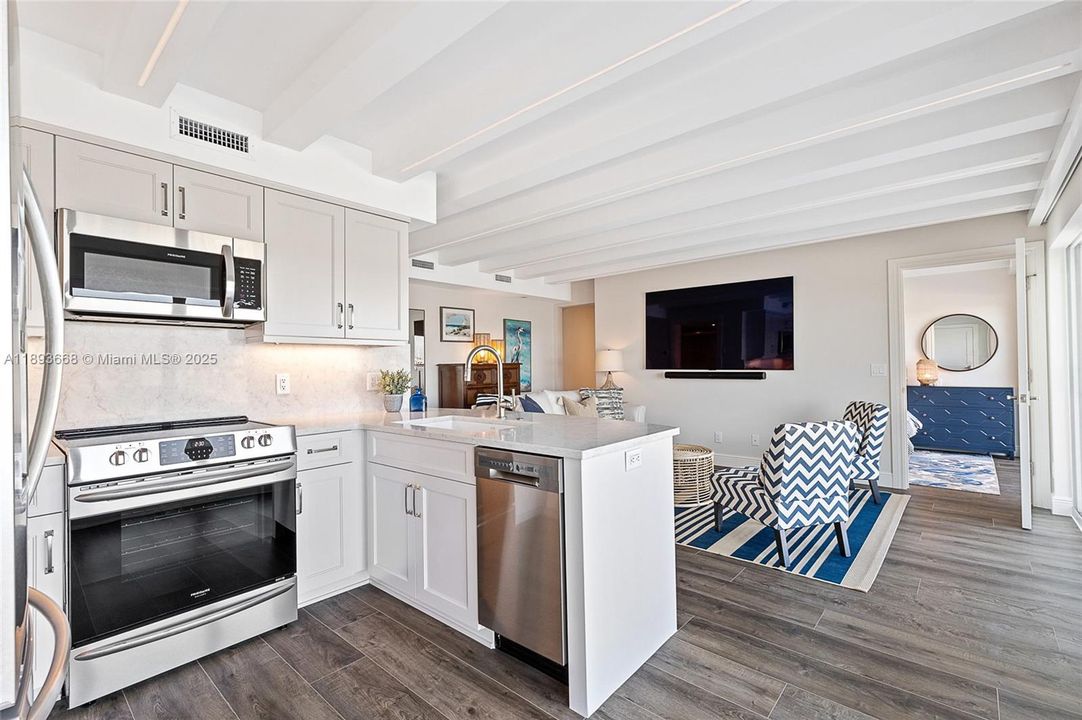 For Sale: $11,750,000 (6 beds, 5 baths, 4823 Square Feet)