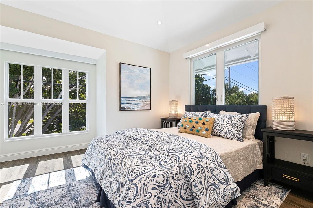 For Sale: $11,750,000 (6 beds, 5 baths, 4823 Square Feet)