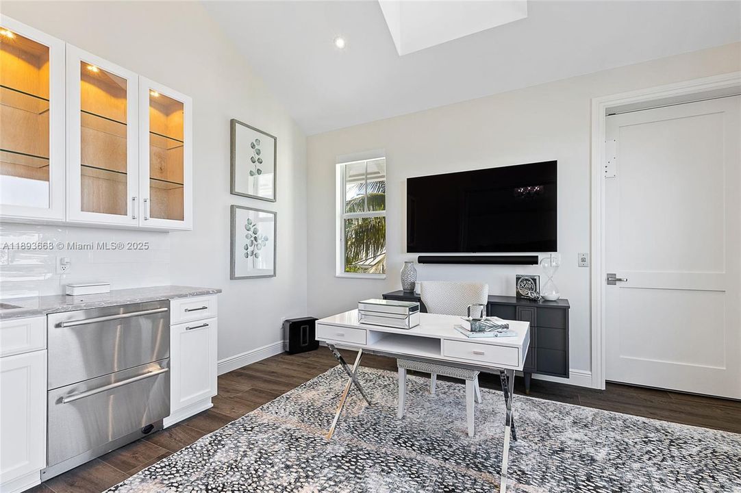 Primary Sitting / Office