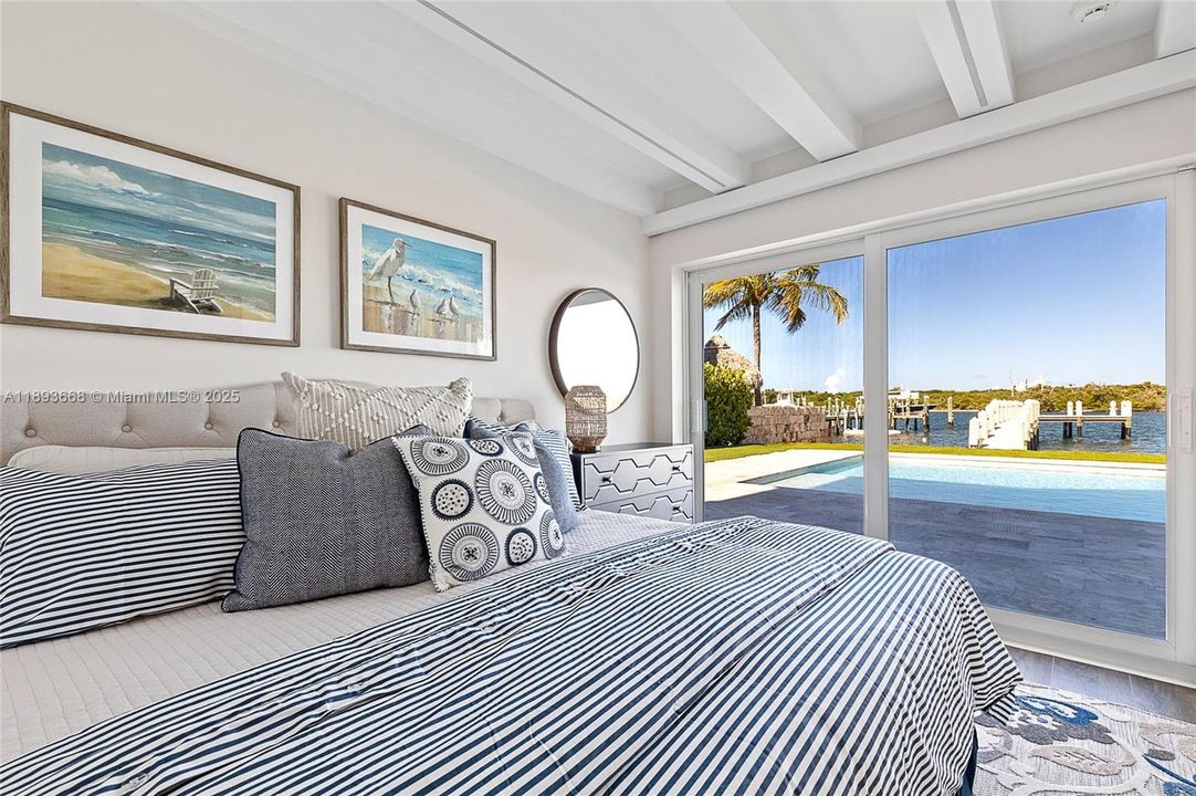 For Sale: $11,750,000 (6 beds, 5 baths, 4823 Square Feet)