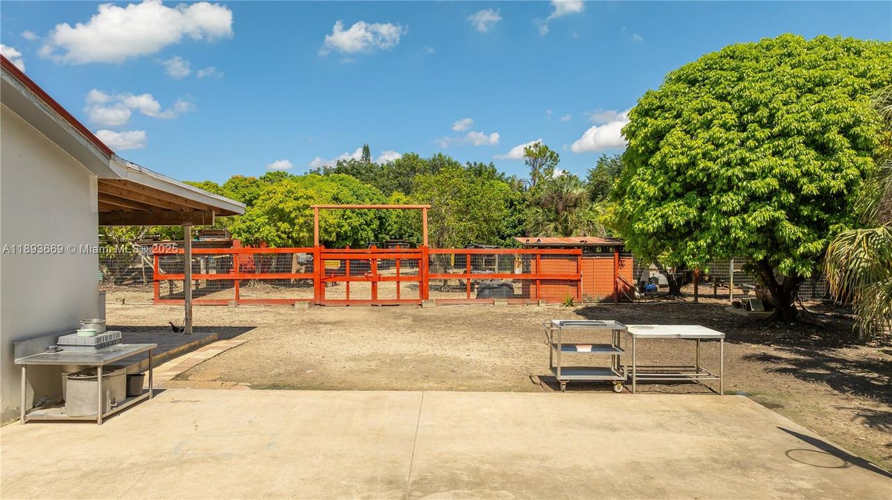 En Venta: $949,900 (3 camas, 3 baños, 1904 Pies cuadrados)