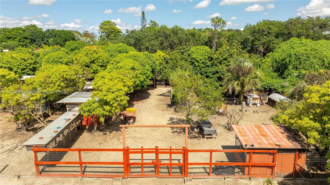 En Venta: $949,900 (3 camas, 3 baños, 1904 Pies cuadrados)