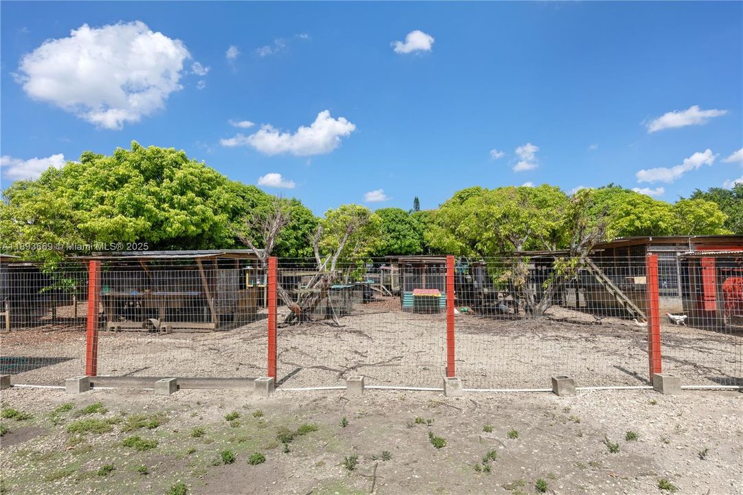 En Venta: $949,900 (3 camas, 3 baños, 1904 Pies cuadrados)