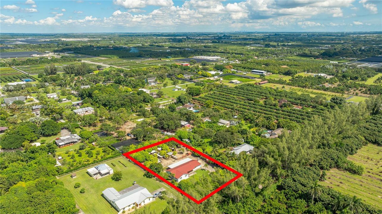 En Venta: $949,900 (3 camas, 3 baños, 1904 Pies cuadrados)