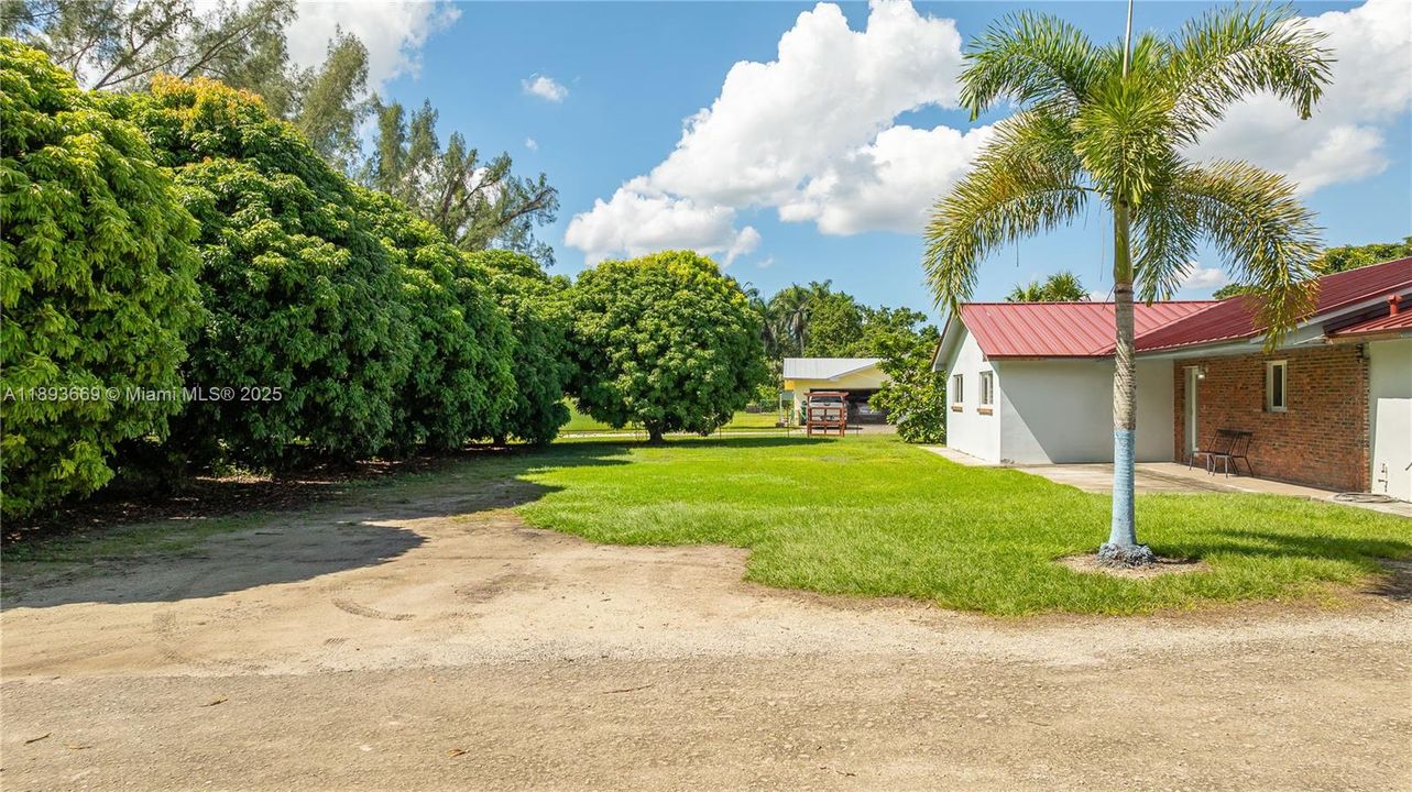 En Venta: $949,900 (3 camas, 3 baños, 1904 Pies cuadrados)