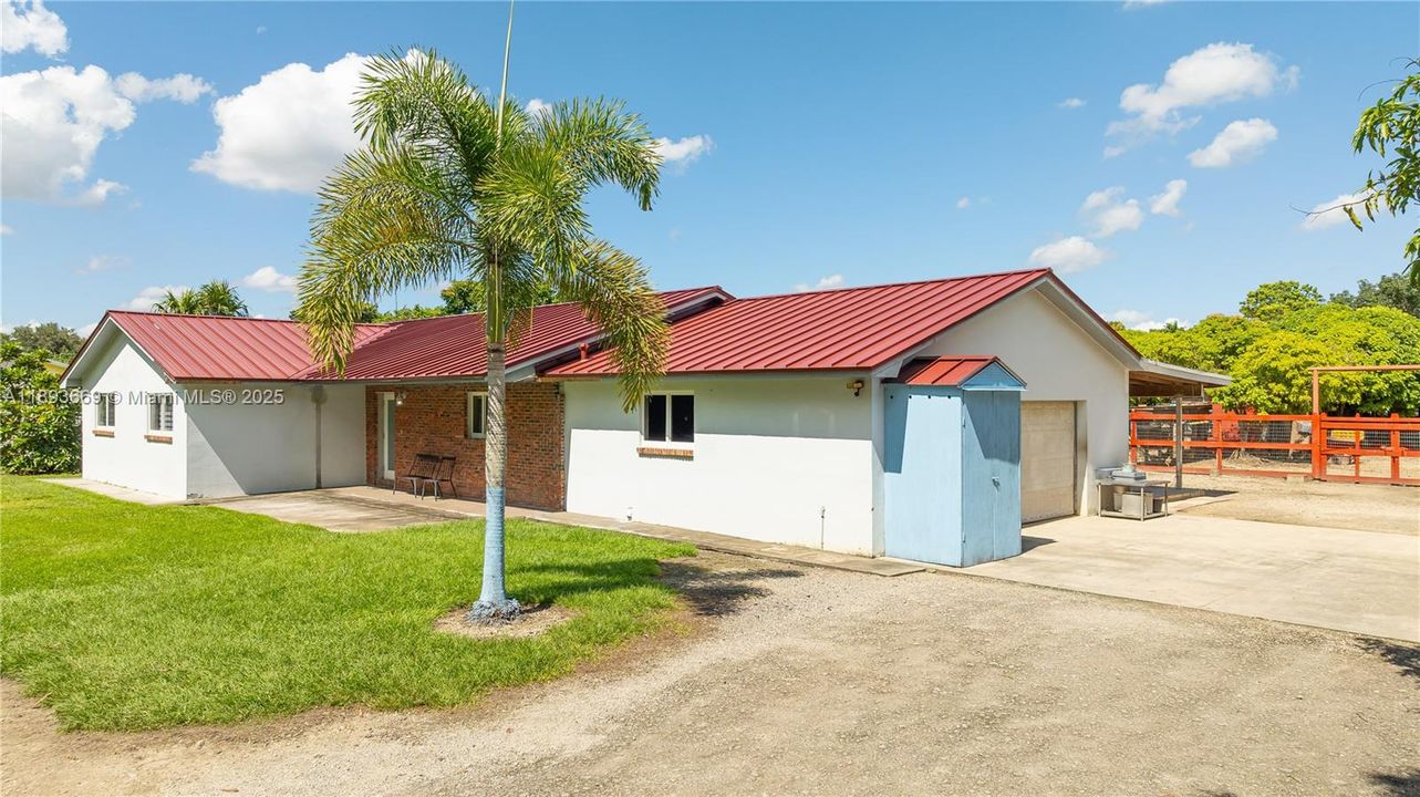 En Venta: $949,900 (3 camas, 3 baños, 1904 Pies cuadrados)