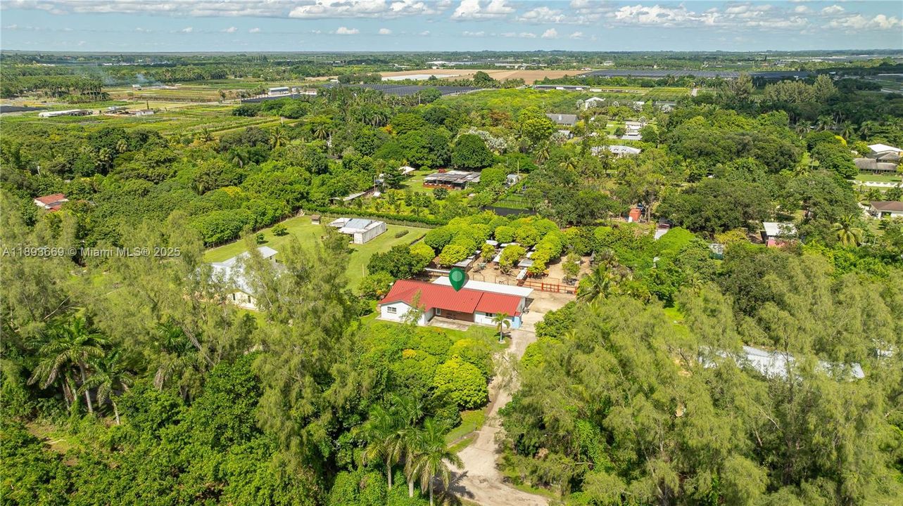 En Venta: $949,900 (3 camas, 3 baños, 1904 Pies cuadrados)