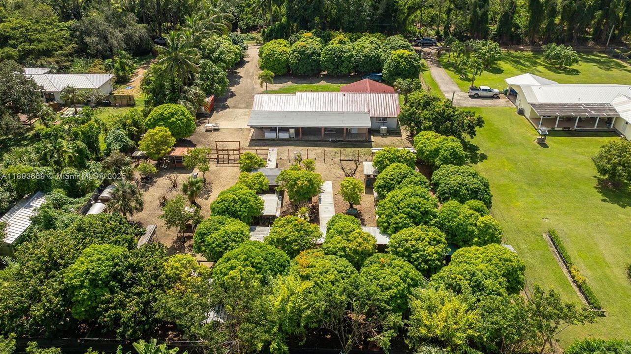 En Venta: $949,900 (3 camas, 3 baños, 1904 Pies cuadrados)