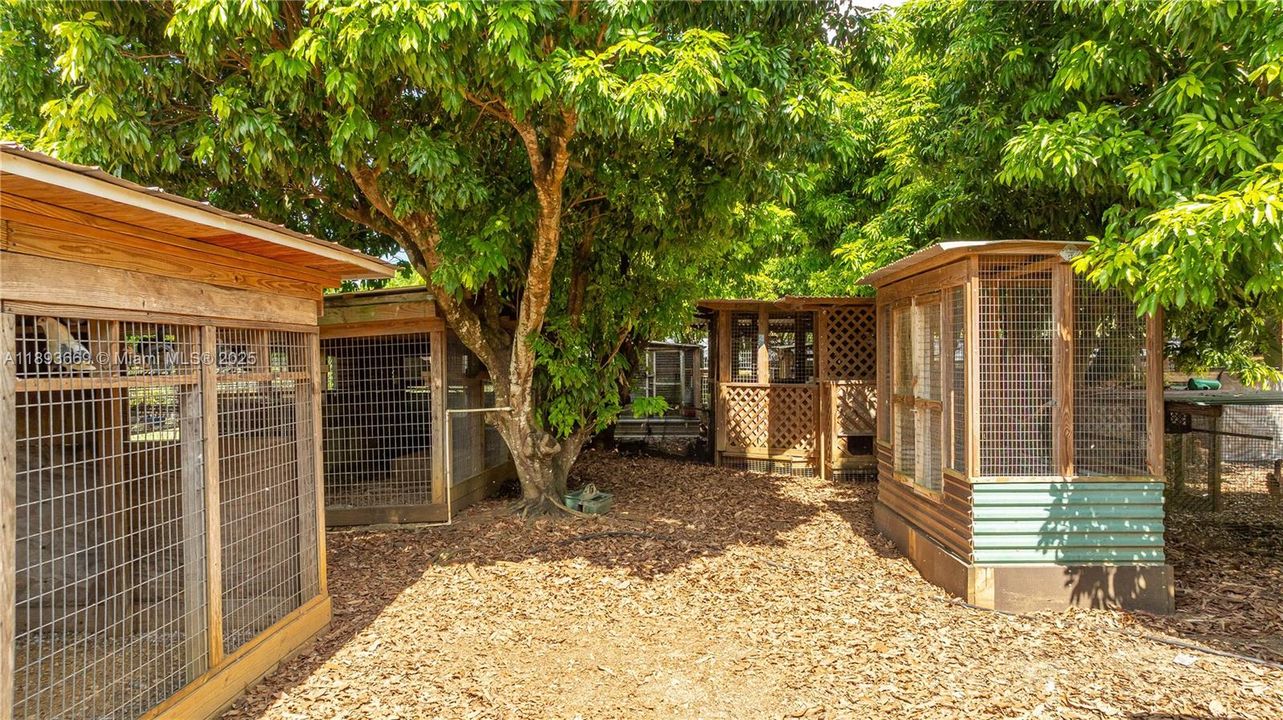 En Venta: $949,900 (3 camas, 3 baños, 1904 Pies cuadrados)