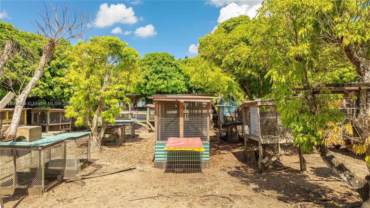 En Venta: $949,900 (3 camas, 3 baños, 1904 Pies cuadrados)