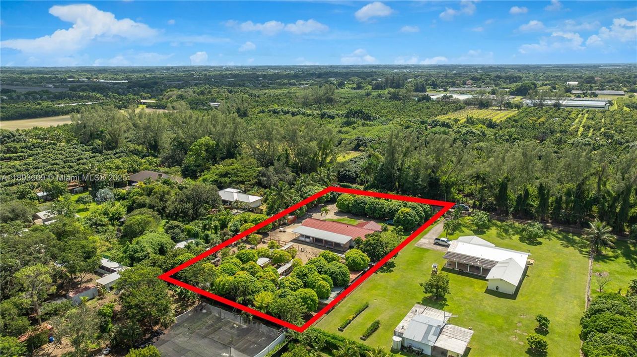 En Venta: $949,900 (3 camas, 3 baños, 1904 Pies cuadrados)