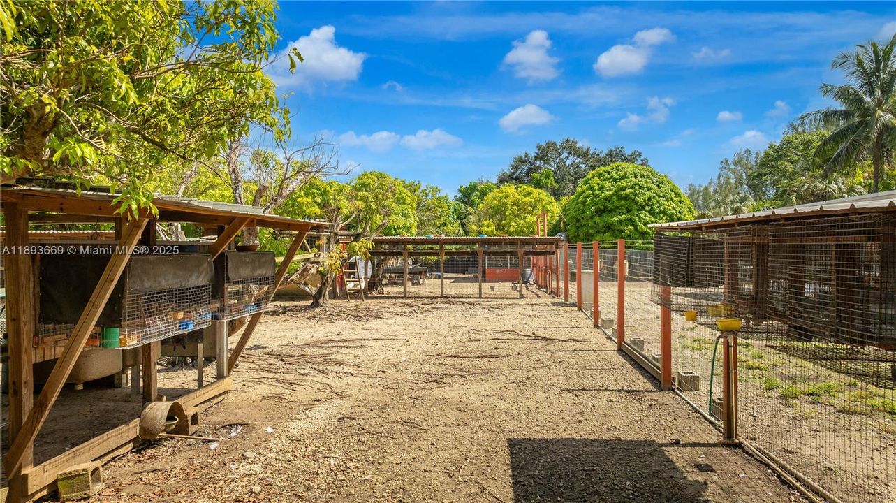 En Venta: $949,900 (3 camas, 3 baños, 1904 Pies cuadrados)