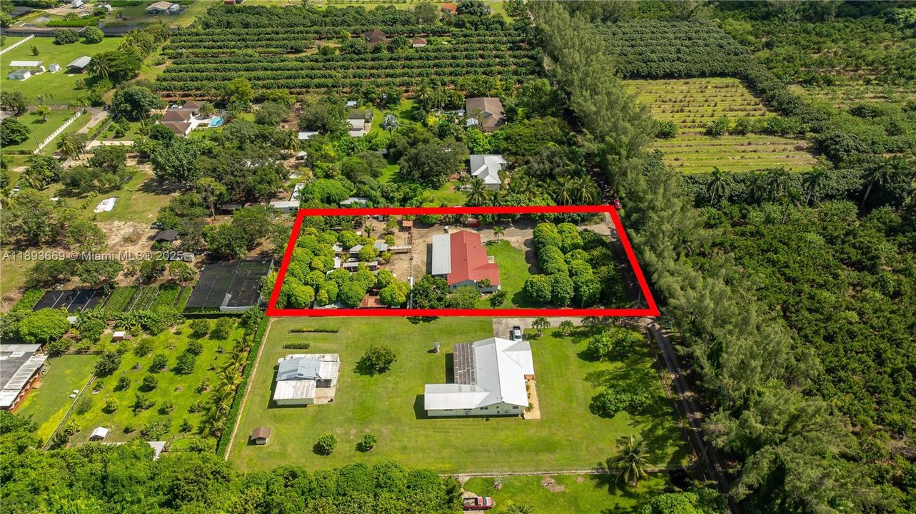 En Venta: $949,900 (3 camas, 3 baños, 1904 Pies cuadrados)