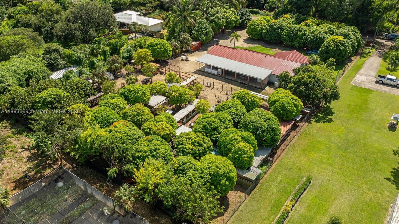 En Venta: $949,900 (3 camas, 3 baños, 1904 Pies cuadrados)