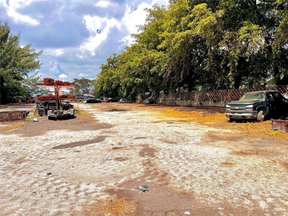 Active With Contract: $33,000,000 (0 beds, 0 baths, 0 Square Feet)