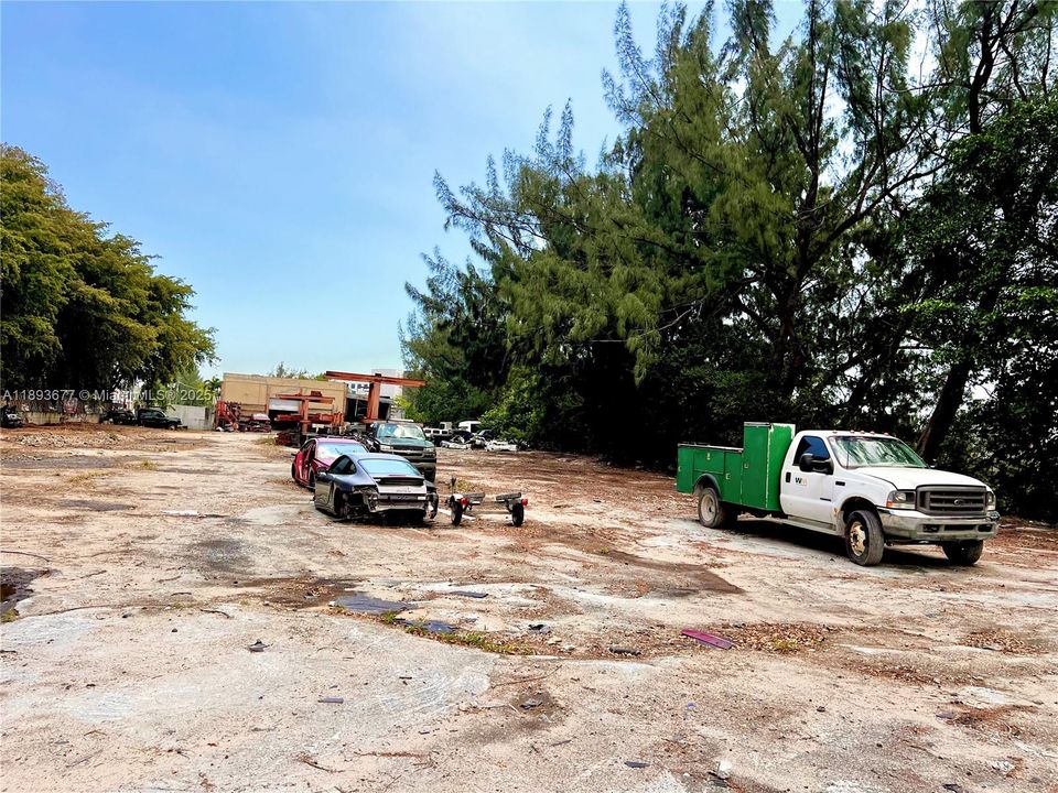 Active With Contract: $33,000,000 (0 beds, 0 baths, 0 Square Feet)