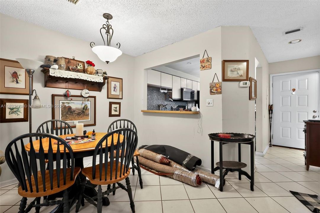 待售: $139,000 (2 贝兹, 2 浴室, 1220 平方英尺)