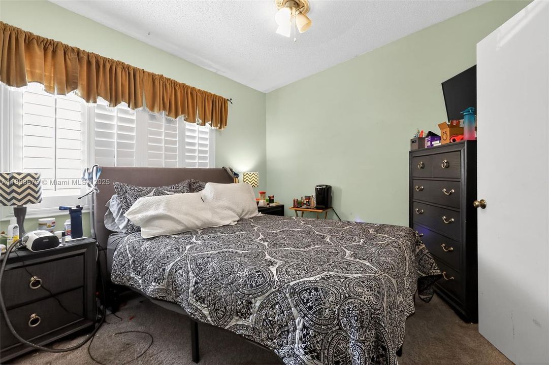 待售: $139,000 (2 贝兹, 2 浴室, 1220 平方英尺)