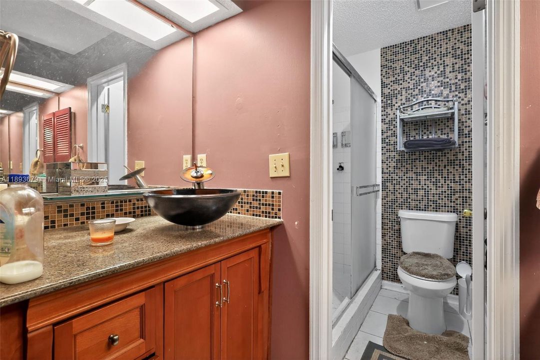 待售: $139,000 (2 贝兹, 2 浴室, 1220 平方英尺)