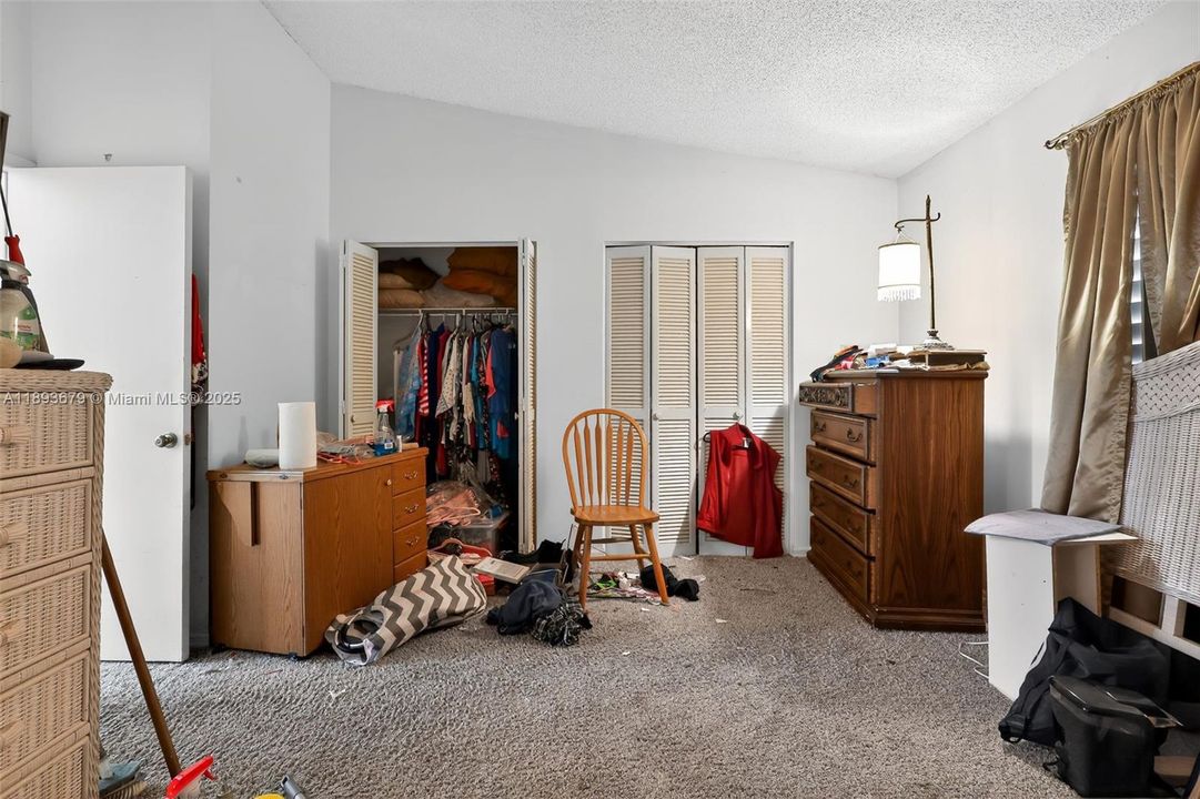 待售: $139,000 (2 贝兹, 2 浴室, 1220 平方英尺)