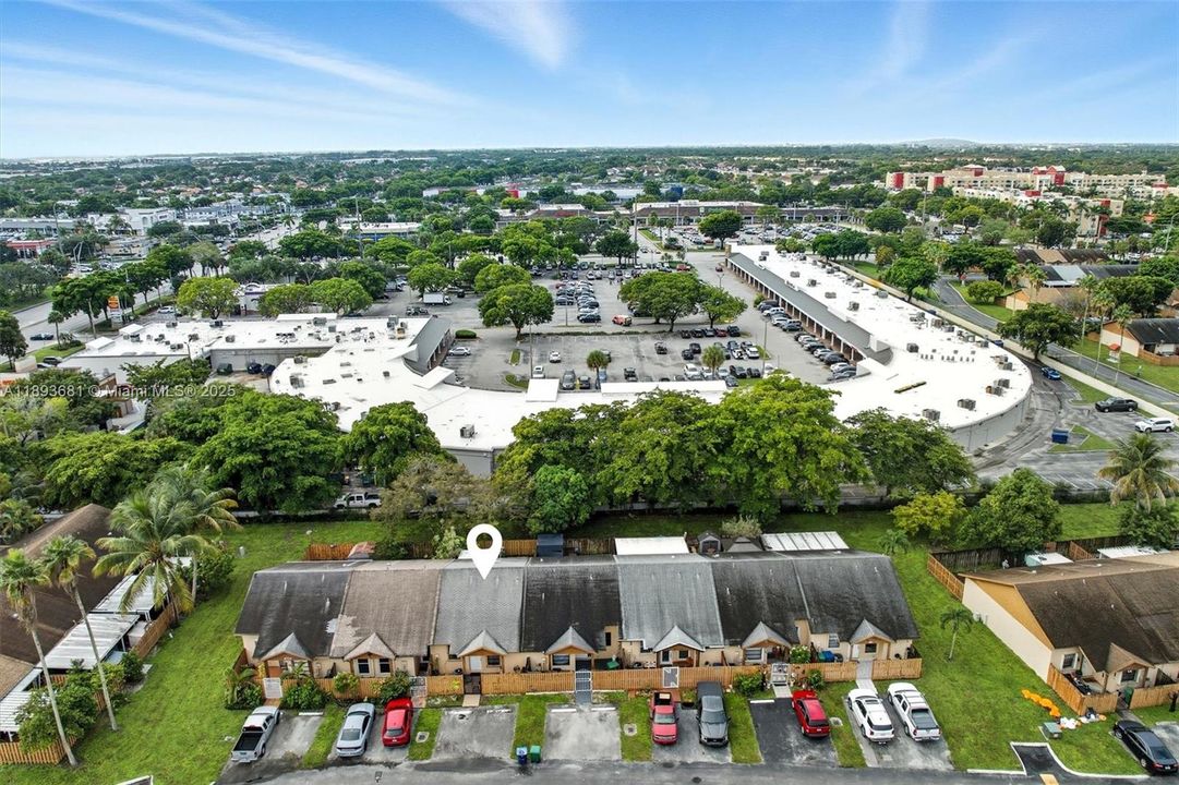 Active With Contract: $400,000 (2 beds, 2 baths, 1089 Square Feet)