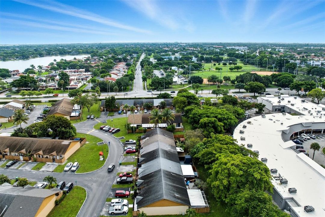 Active With Contract: $400,000 (2 beds, 2 baths, 1089 Square Feet)