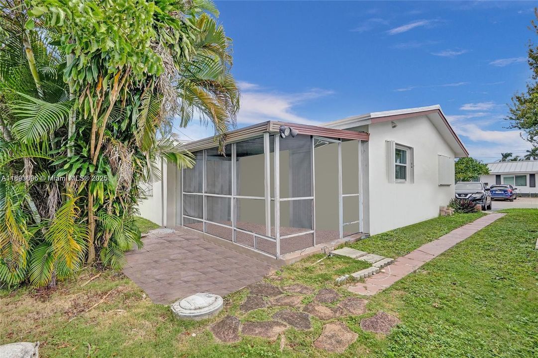 Active With Contract: $325,000 (2 beds, 2 baths, 1028 Square Feet)