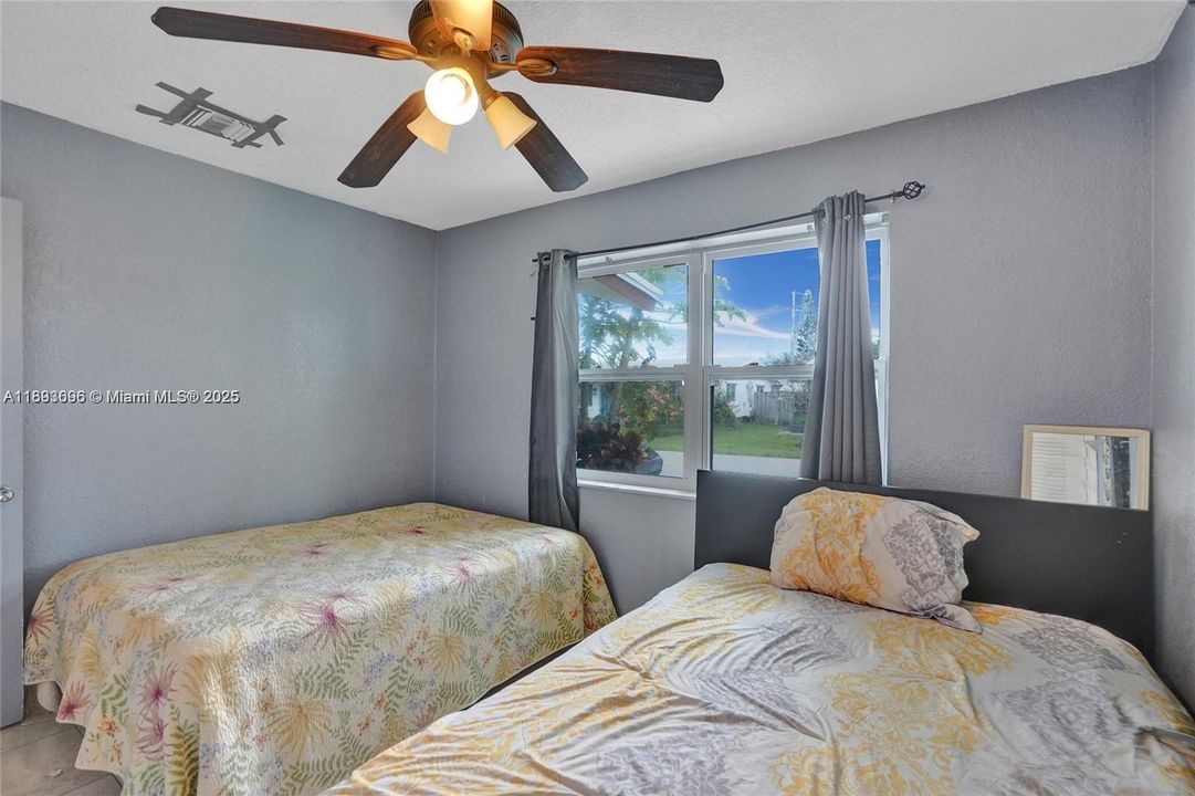 Active With Contract: $325,000 (2 beds, 2 baths, 1028 Square Feet)