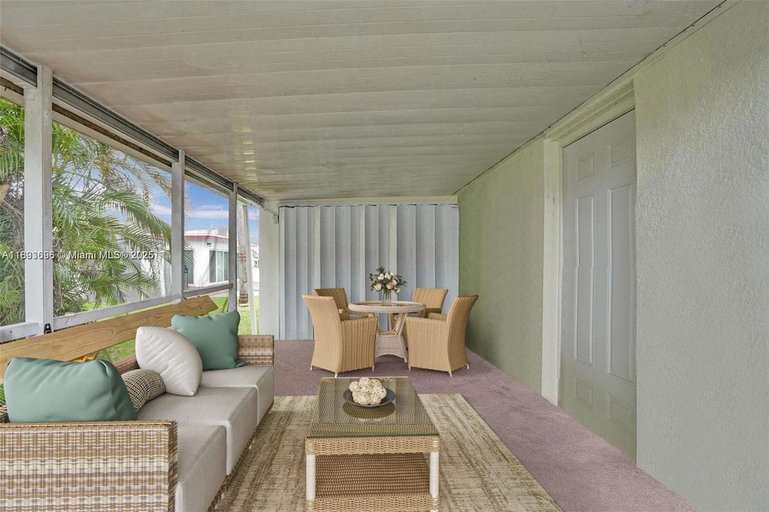 Active With Contract: $325,000 (2 beds, 2 baths, 1028 Square Feet)