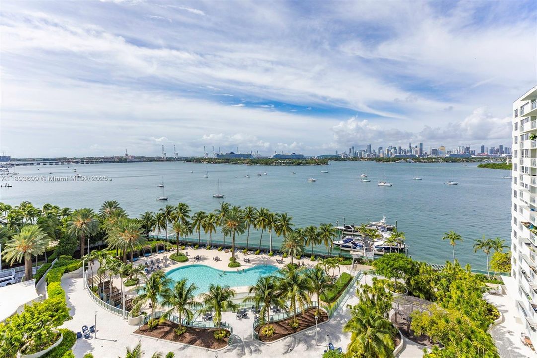 待售: $800,000 (2 贝兹, 2 浴室, 1088 平方英尺)