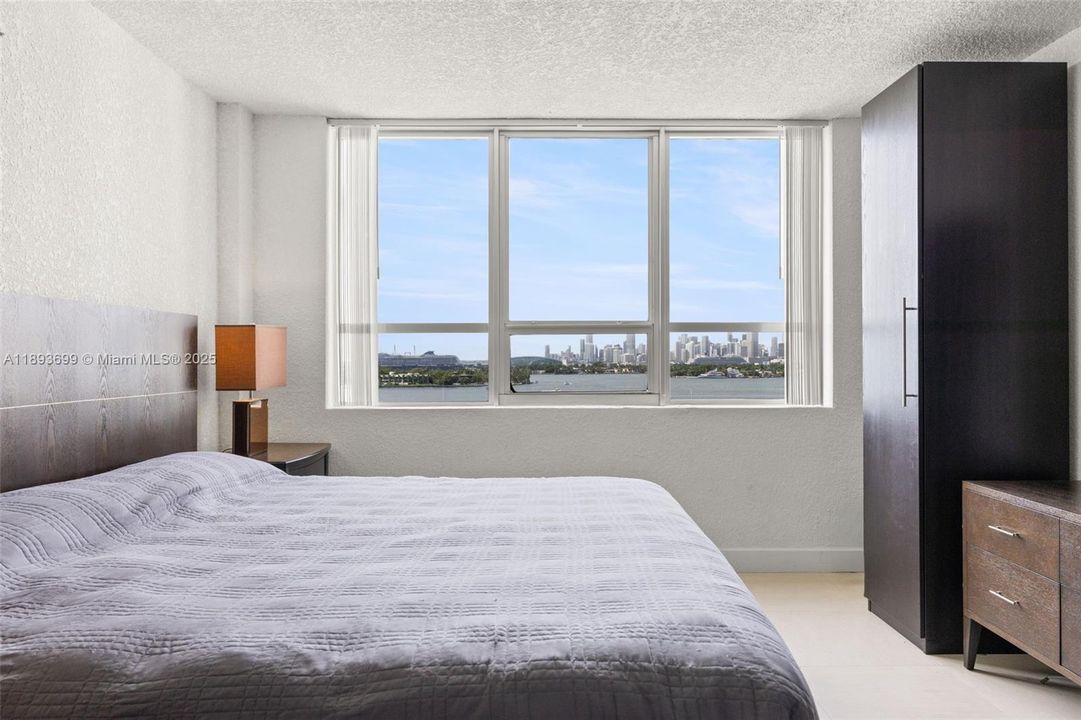 待售: $800,000 (2 贝兹, 2 浴室, 1088 平方英尺)