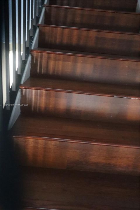 合同活跃: $2,890 (3 贝兹, 2 浴室, 1884 平方英尺)