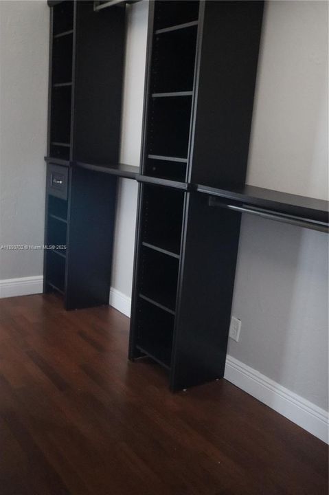 合同活跃: $2,890 (3 贝兹, 2 浴室, 1884 平方英尺)