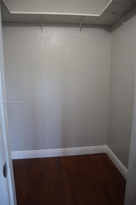 合同活跃: $2,890 (3 贝兹, 2 浴室, 1884 平方英尺)